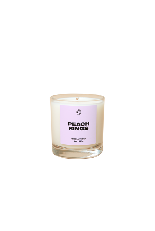 Cravings by Chrissy Teigen: Simmer Down Scented Candle in Peach Rings